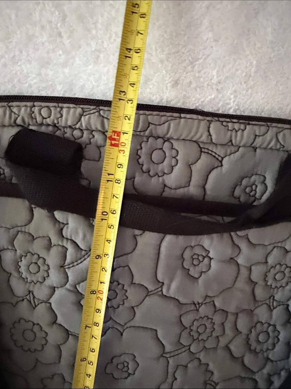 NWOT thirty-one Quilted Gray Floral Laptop Bag with Black Straps